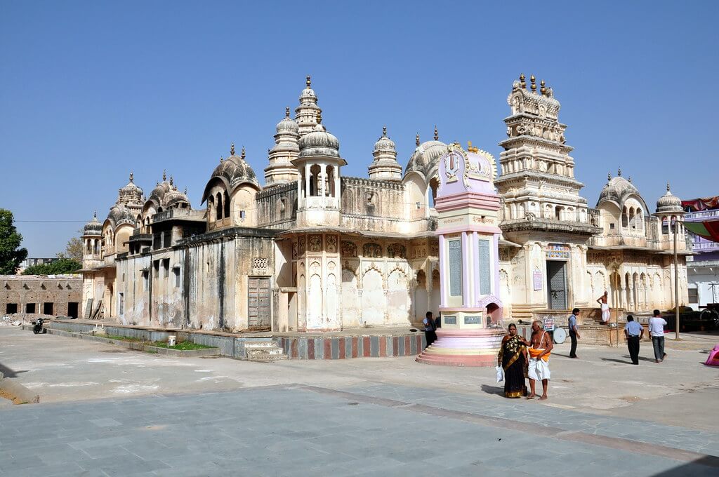 10 Most Famous Temples In Pushkar - Tusk Travel Blog