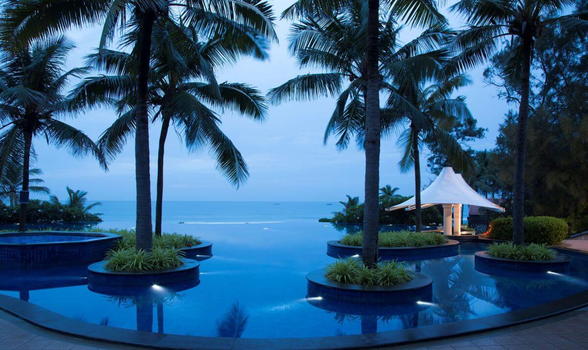 10 Best Luxury Resorts & Hotels To Stay In South India - Tusk Travel