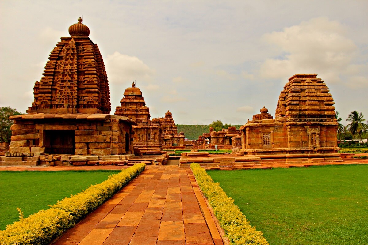 Top 10 Popular Historical Monuments Sites In Karnataka