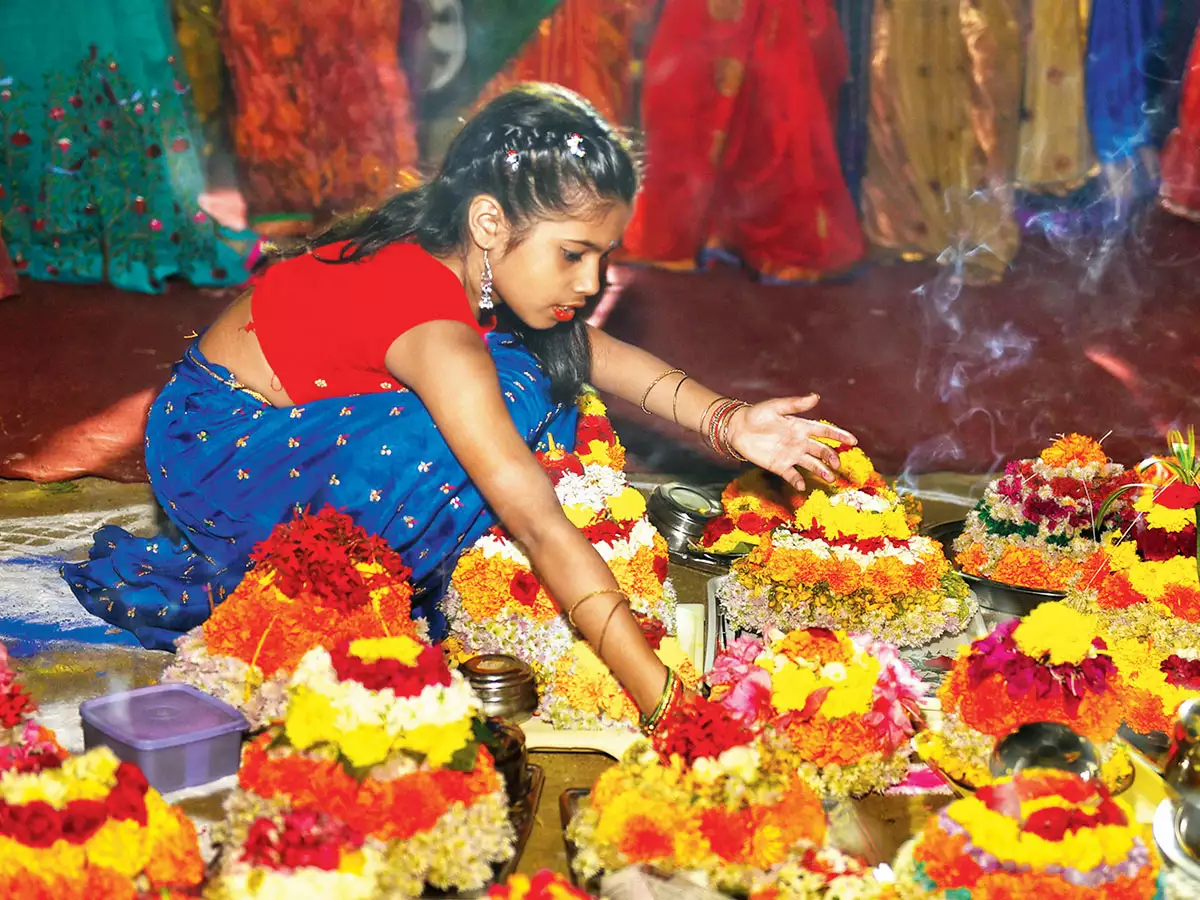 Bathukamma Festival Telangana 2024: How To Celebrate? - Tusk Travel Blog