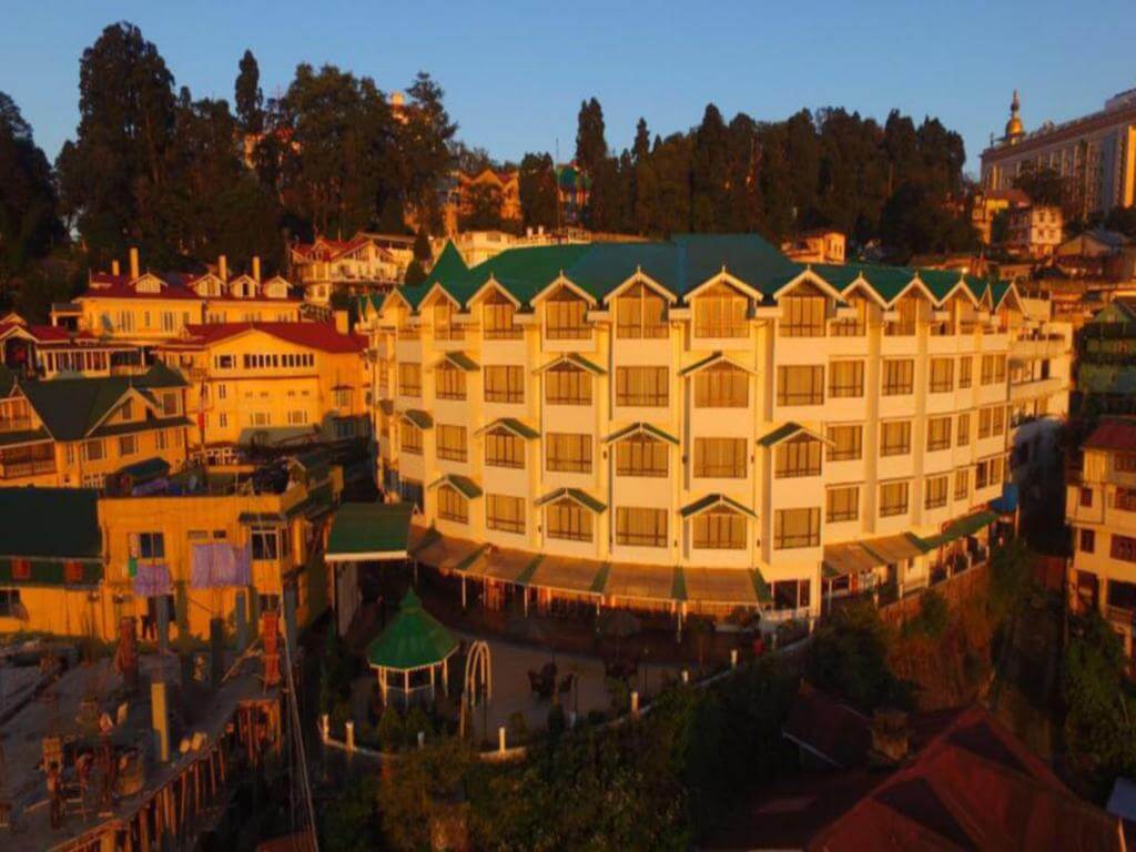 Top 10 Luxury Hotels & Resorts In Darjeeling - Tusk Travel Blog